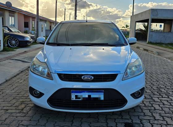FORD FOCUS 1.6 GLX 16V FLEX 4P MANUAL FORD FOCUS 1.6 GLX 16V FLEX 4P MANUAL